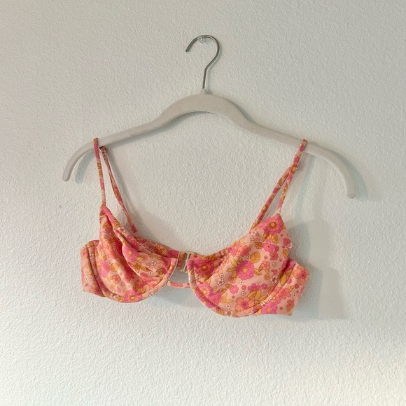 Lovers + Friends Vintage Summer Bikini Top & Bottom Set in 70’s Floral - Picture 2 of 9